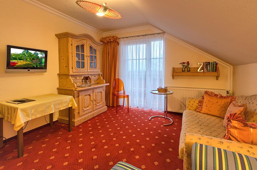 Hotel & Restaurant Kaiserhof باد بيلنغن المظهر الخارجي الصورة
