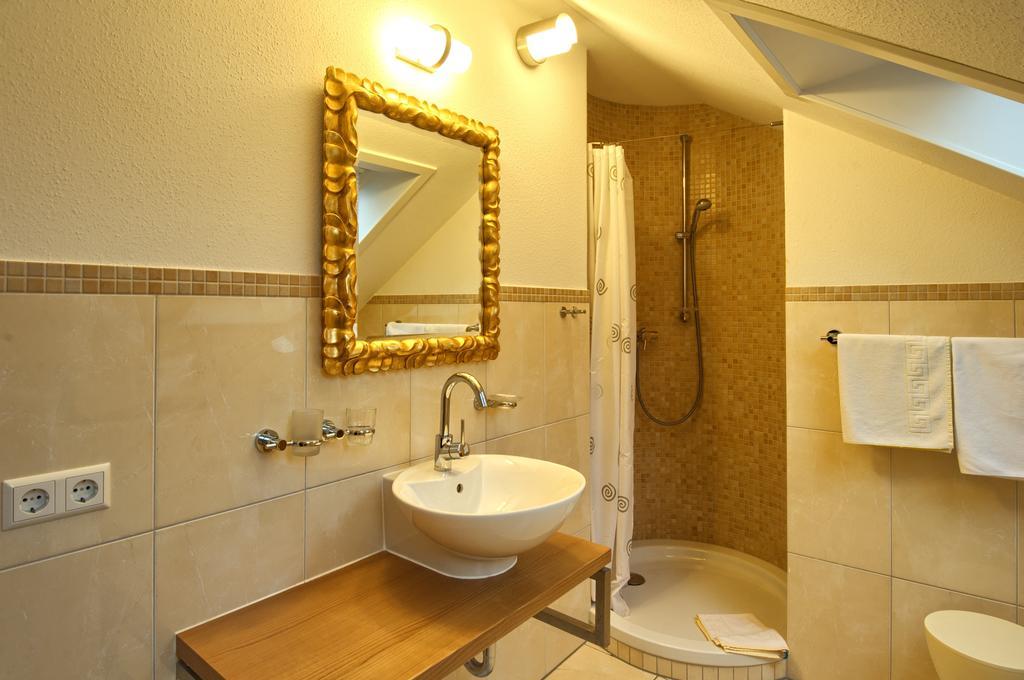 Hotel & Restaurant Kaiserhof باد بيلنغن المظهر الخارجي الصورة