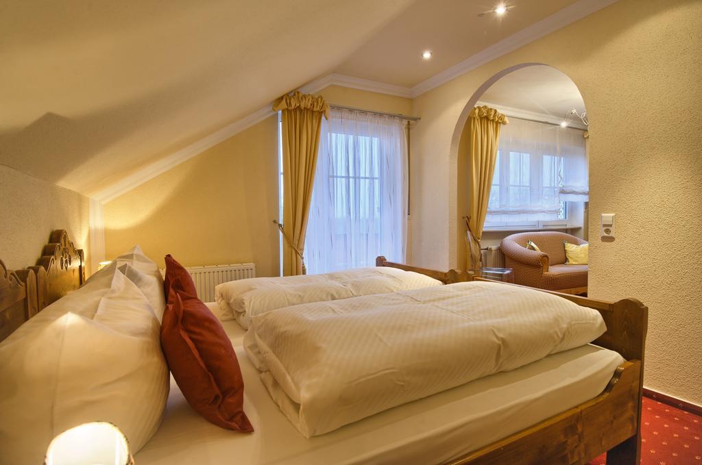 Hotel & Restaurant Kaiserhof باد بيلنغن المظهر الخارجي الصورة
