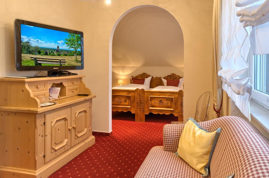 Hotel & Restaurant Kaiserhof باد بيلنغن المظهر الخارجي الصورة