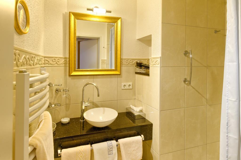 Hotel & Restaurant Kaiserhof باد بيلنغن المظهر الخارجي الصورة